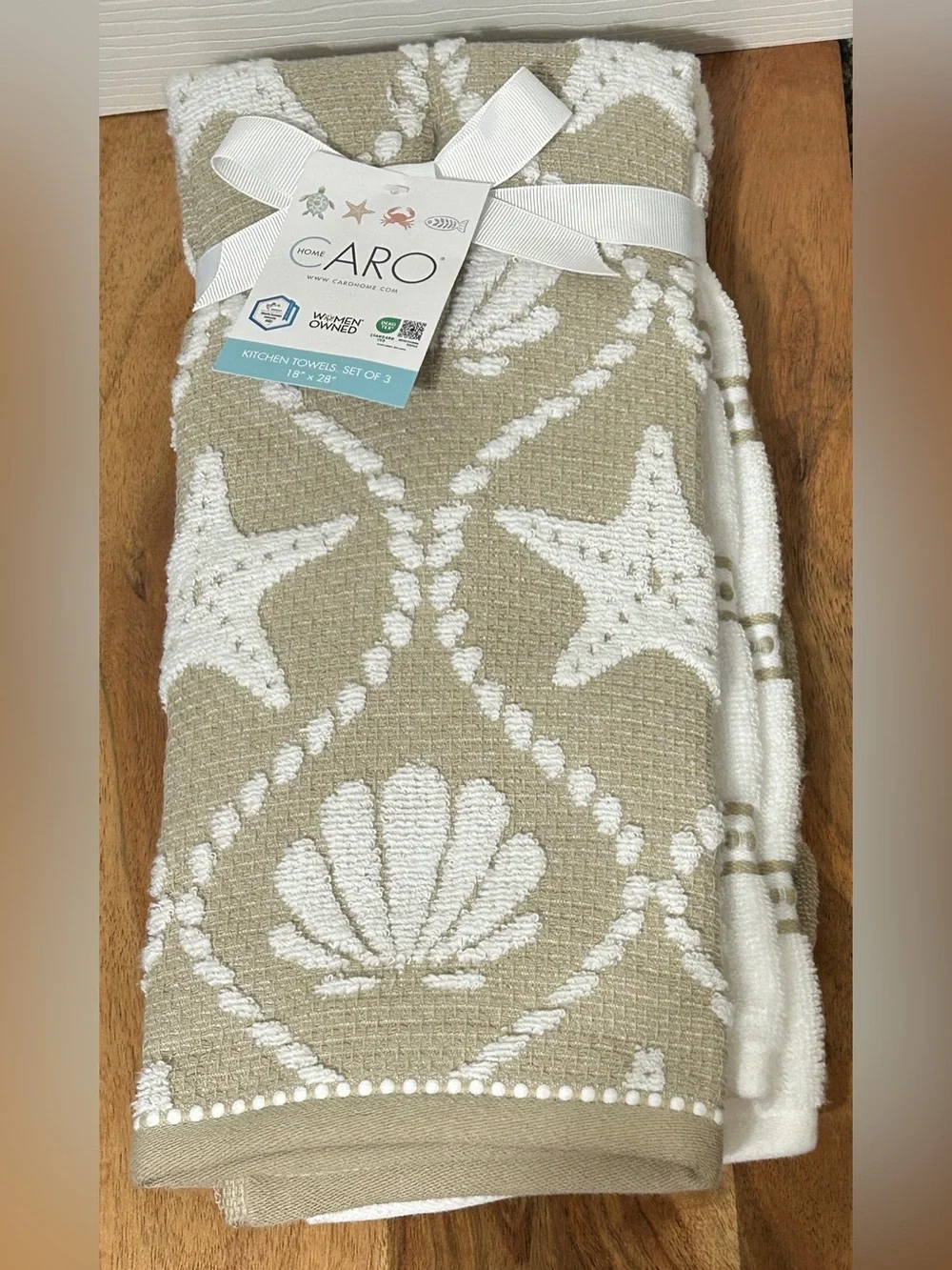 CARO Home Hand Towels Seaside Shells Starfish Set of 3 Tan/White NEW